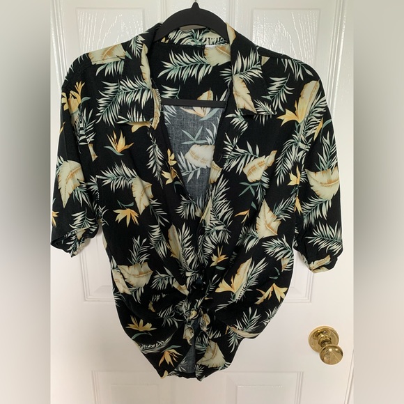 🏝️Vintage Hawaiian Print Short Sleeve Shirt🏝️ - Picture 6 of 7